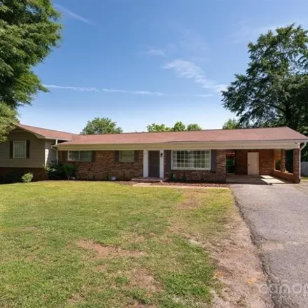 Buy this 4 bed house on 677 29th Avenue Northeast in Hickory, NC 28601