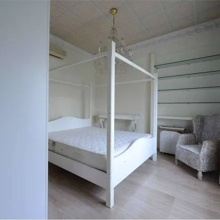 Rent this 2 bed apartment on Galleria Cavour in 42121 Reggio nell'Emilia Reggio nell'Emilia, Italy