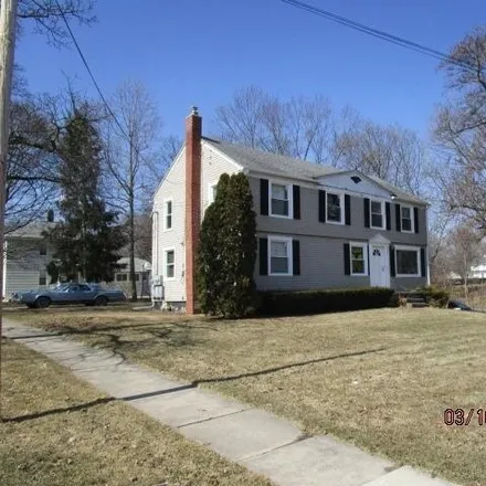 Image 2 - 808 Vine Street, Adrian, MI 49221, USA - House for sale