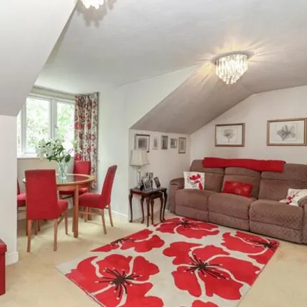 Buy this 1 bed apartment on Church Lane in Kings Langley, WD4 8JU