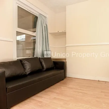 Image 2 - 25 Torrens Road, London, E15 4NA, United Kingdom - Townhouse for rent