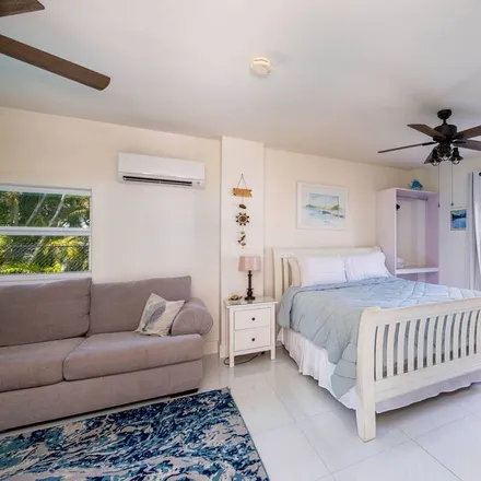 Rent this 5 bed house on Islamorada in FL, 33070