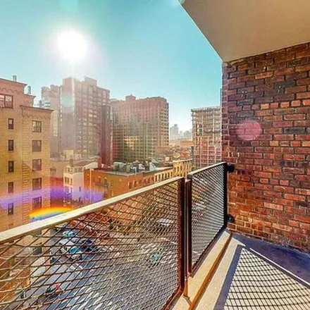 Rent this 1 bed apartment on 165 East 35th Street in New York, NY 10016