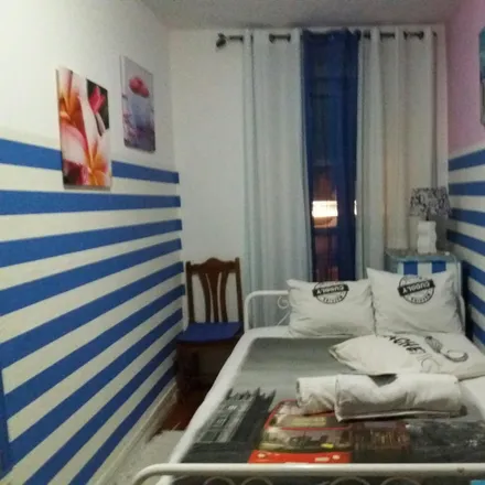 Rent this 4 bed room on Farmácia Silmar in Rua de São Lázaro 128, 1150-334 Lisbon