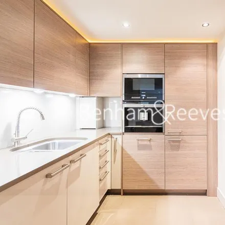 Image 2 - Tesco Express, 215 Townmead Road, London, SW6 2TW, United Kingdom - Apartment for rent