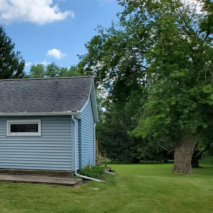 Buy this 2 bed house on 1002 West Capitol Drive in Appleton, WI 54914