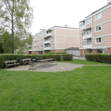 Rent this 2 bed apartment on Slåttervägen in 461 52 Trollhättan, Sweden