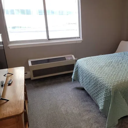 Rent this 2 bed apartment on Cedar Rapids