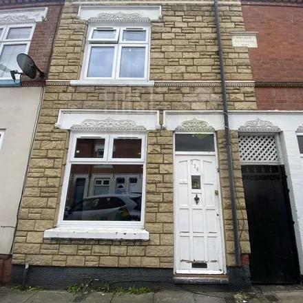 Rent this 3 bed townhouse on Tudor Road in Leicester, LE3 5HU