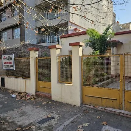 Buy this 2 bed house on Doctor Ricardo Gutiérrez 772 in Partido de Morón, B1704 ESP Villa Sarmiento