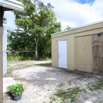 Image 7 - 851 Southeast Tarpon Avenue, Stuart, FL 34994, USA - House for sale