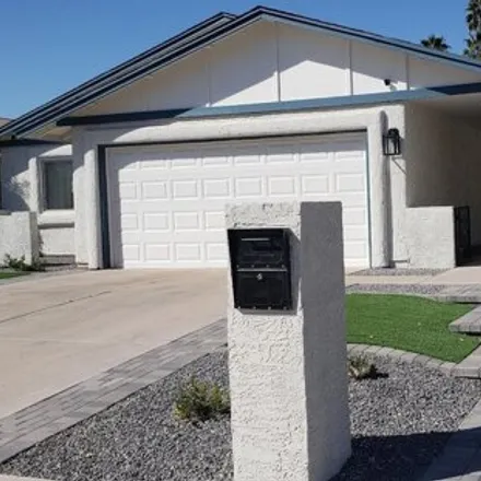 Rent this 3 bed house on 924 North 87th Place in Scottsdale, AZ 85257