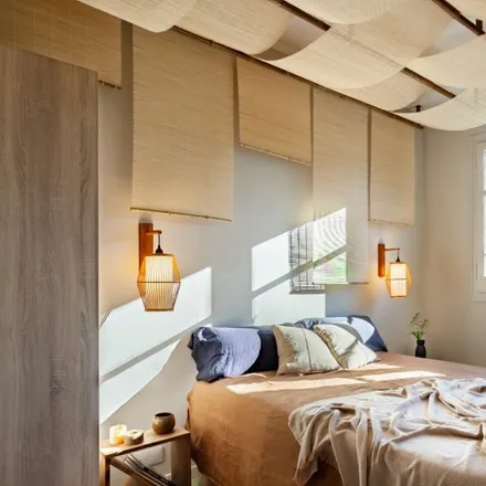 Rent this 2 bed apartment on Zenit Borrell in Carrer del Comte Borrell, 208