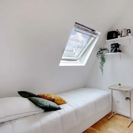 Rent this studio room on Paris in 16th Arrondissement, IDF