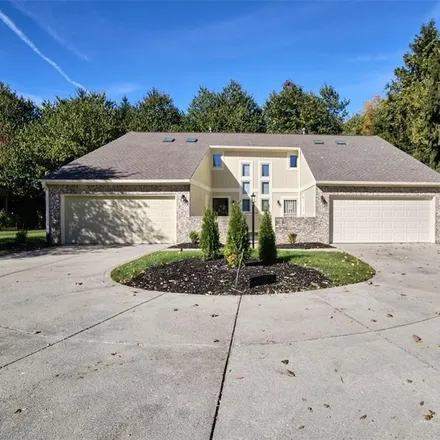 Image 1 - 9740 Lakeshore Drive East, Carmel, IN 46280, USA - House for rent