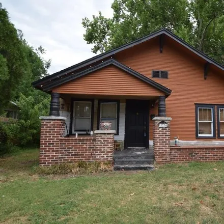 Buy this 6 bed house on 526 West Comanche Street in Norman, OK 73069