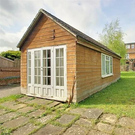 Image 2 - Collyer Road, London Colney, AL2 1PD, United Kingdom - House for sale