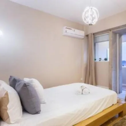 Rent this 1 bed apartment on Café Victória in Rua de Cedofeita 624, 4050-181 Porto