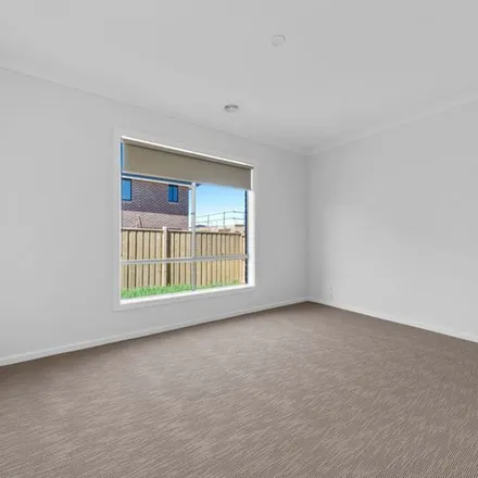 Image 7 - 25 Prado Avenue, Clyde North VIC 3978, Australia - Apartment for rent