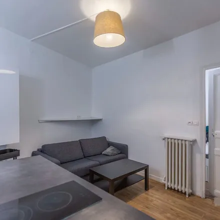 Rent this 2 bed apartment on 2 Avenue de la Résistance in 93100 Montreuil, France