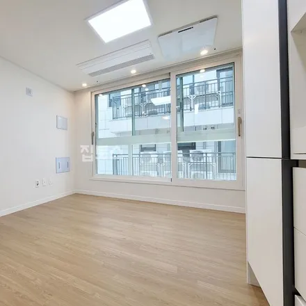 Image 3 - 서울특별시 광진구 화양동 93-1 - Apartment for rent