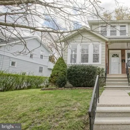 Rent this 3 bed house on 140 East Holly Avenue in Haddon Township, NJ 08107