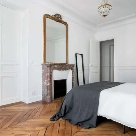 Rent this 2 bed apartment on Promenade Gilberte Brossolette in 75017 Paris, France