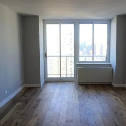 Image 1 - 560 W 43rd St Apt 34B, New York, 10036 - Apartment for rent