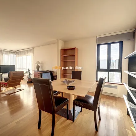 Rent this 2 bed apartment on 2 Rue Étienne Dolet in 92130 Issy-les-Moulineaux, France