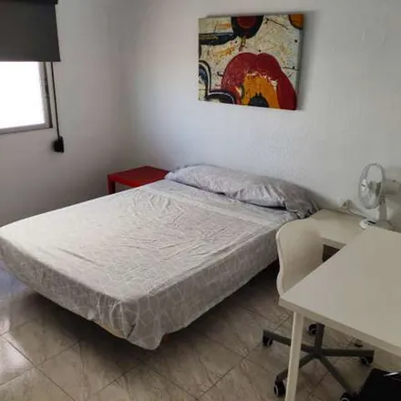 Image 2 - Carrer de Moraira, 13, 46024 Valencia, Spain - Apartment for rent