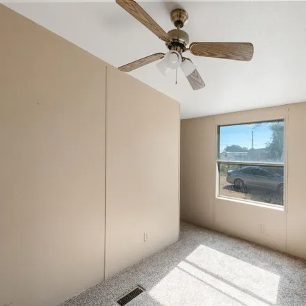 Image 8 - 21 Viasa Road, Los Lunas, NM 87031, USA - House for sale