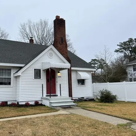 Rent this 3 bed house on 1230 Preyer Avenue in Elizabeth City, NC 27909