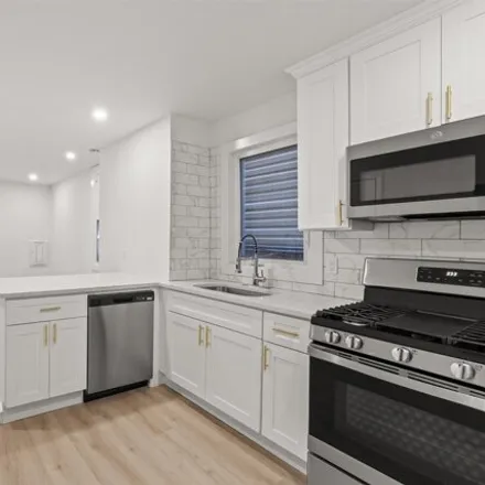 Rent this 1 bed house on 33 Wright Avenue in Marion, Jersey City