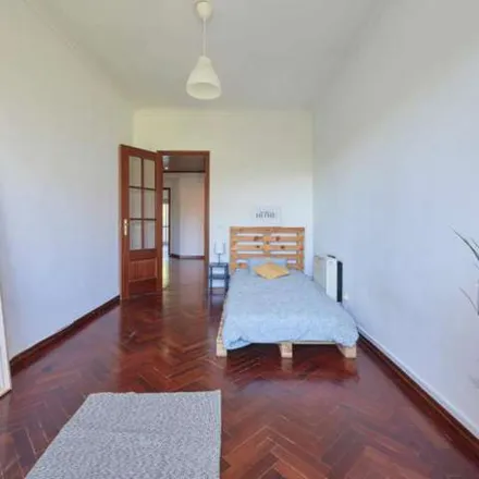 Rent this 5 bed apartment on Avenida Bento Gonçalves in 2810-247 Almada, Portugal