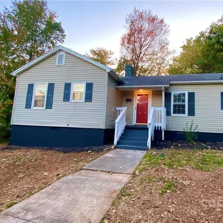 Buy this 2 bed house on 1217 11th Street Northwest in Hickory, NC 28601
