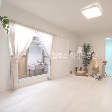 Rent this 2 bed apartment on 서울특별시 강북구 수유동 171-61