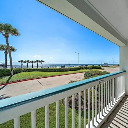 Buy this 1 bed condo on Casa Del Mar Beachfront Suites in 6102 Seawall Boulevard, Galveston