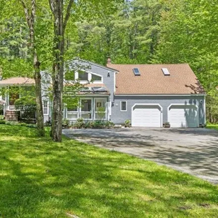 Buy this 4 bed house on 310 Cross Street in Norwell, Plymouth County