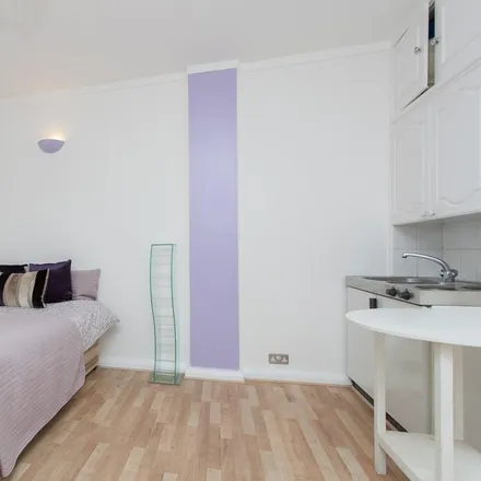 Image 1 - Russell Court, Woburn Place, London, WC1H 0LH, United Kingdom - Apartment for rent