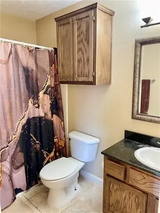 Image 6 - 994 University Oaks Boulevard, College Station, TX 77840, USA - Condo for sale