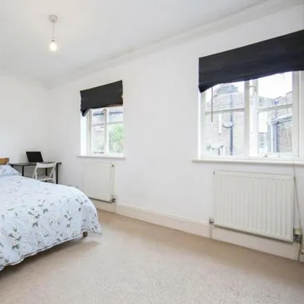 Image 1 - 1, 2, 3, 4, 5, 6, 7, 8, 9, 10, 11, 12, 13, 14 Mile End Place, London, E1 4BH, United Kingdom - Apartment for sale