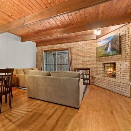 Image 5 - 2830 North Burling Street, Chicago, IL 60657, USA - Townhouse for sale