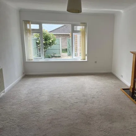 Image 3 - 26 Cardigan Crescent, Worle, BS22 8NT, United Kingdom - House for rent