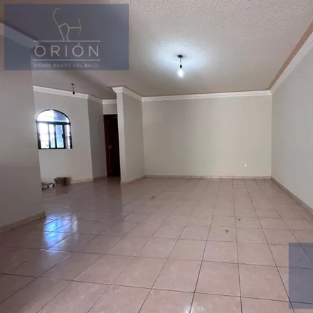 Rent this 11 bed apartment on Oxxo in Calle Paseo Loma Dorada, Hércules