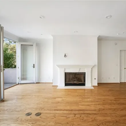 Image 5 - 109 North Almont Drive, Beverly Hills, CA 90211, USA - Condo for sale