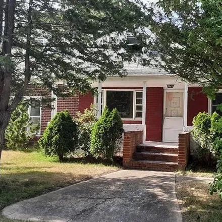 Buy this 3 bed house on 39 Pinetop Drive in Shirley, NY 11967