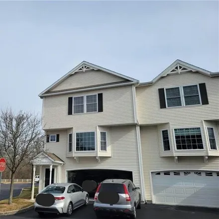 Image 2 - 1 Fountain Drive, Westerly, RI 02891, USA - Townhouse for sale