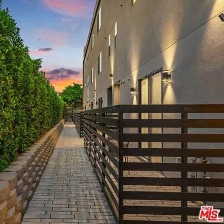 Image 3 - 4613 Laurel Canyon Boulevard, Los Angeles, CA 91607, USA - Townhouse for rent