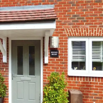 Buy this 3 bed townhouse on Lynch Close in Havant, PO9 5FE