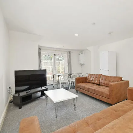 Rent this 6 bed townhouse on Upper Hanover Street in Saint George's, Sheffield